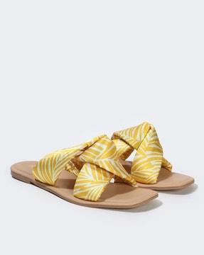 women printed slip-on sandals