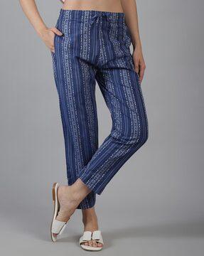 women printed straight fit flat-front pants