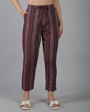 women printed straight fit flat-front pants