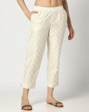 women printed straight fit pants