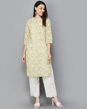 women printed straight kurta with 3/4th sleeves