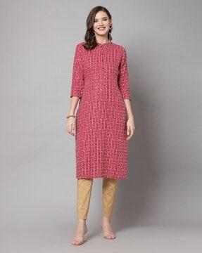 women printed straight kurta with bracelet sleeves