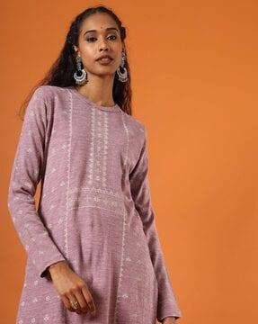 women printed straight kurta with insert pockets