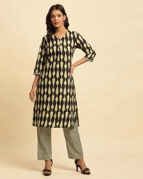 women printed straight kurta with pants