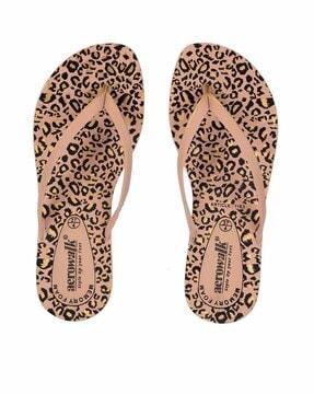 women printed t-strap flip-flops