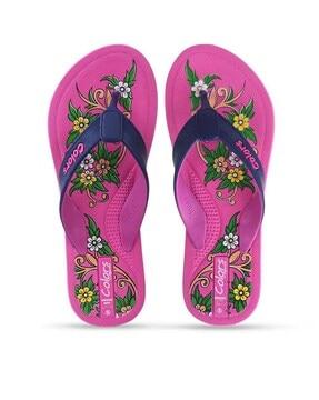 women printed t-strap slippers