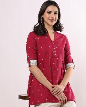 women printed tunic with button accent