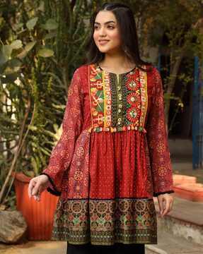women printed tunic with embroidered yoke
