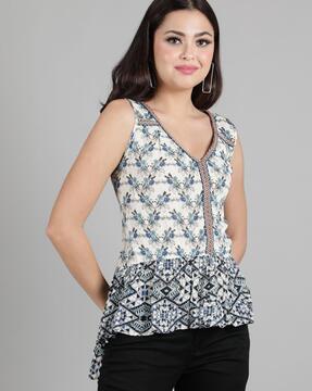 women printed v-neck top