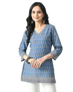 women printed v-neck tunic