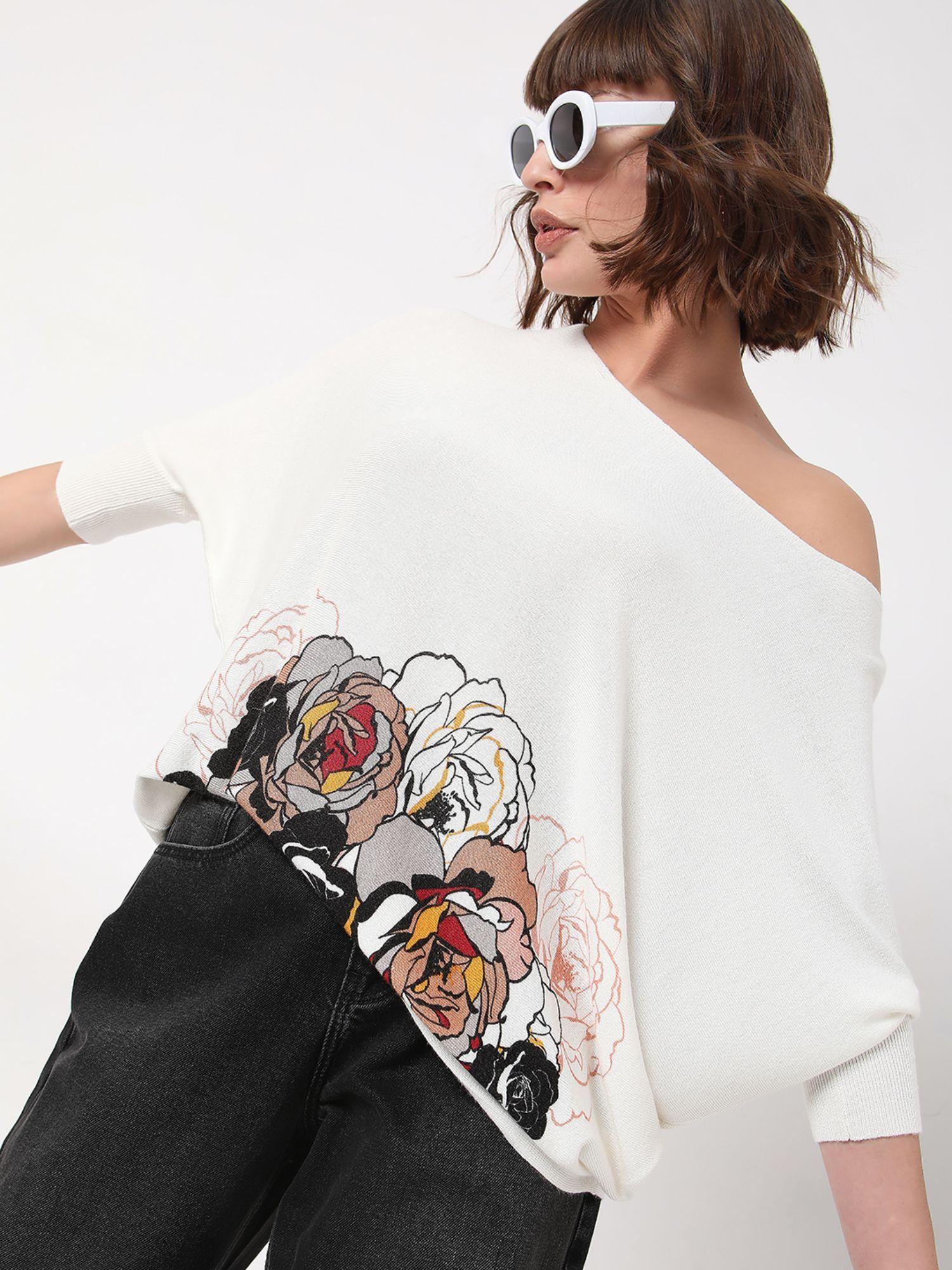 women printed white top