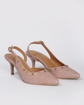 women pumps with buckle closure