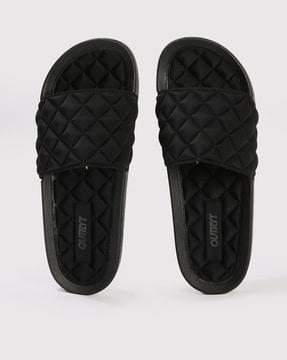 women quilted sliders