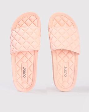 women quilted sliders