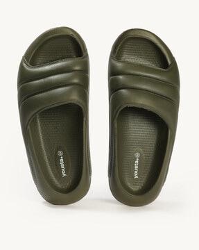 women quilted slides