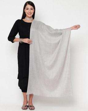 women rectangular shape stole