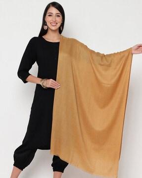 women rectangular shape stole