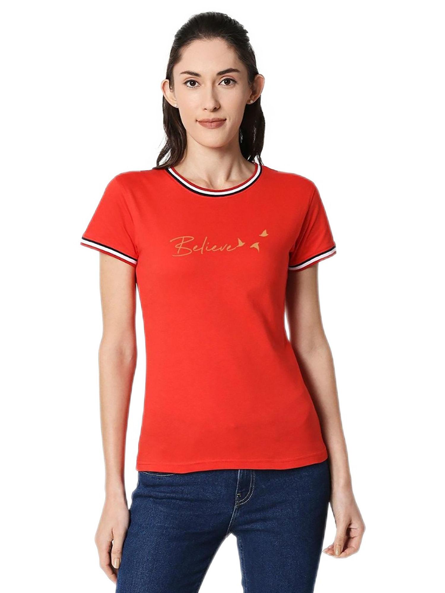 women red typography printed slim fit t-shirt