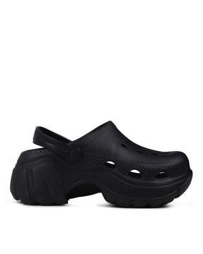 women regular fit clog with round toes