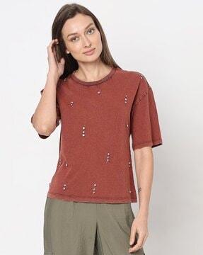 women regular fit embellished t-shirt