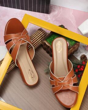 women regular fit flat sandals