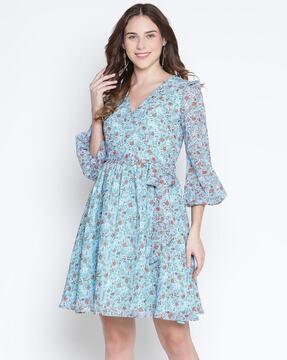 women regular fit floral dress with v-neck