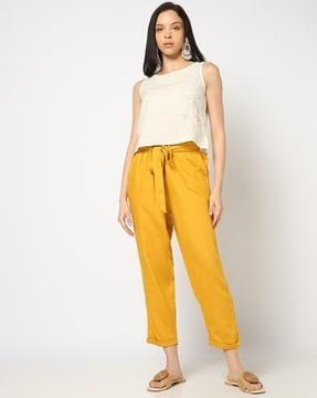 women regular fit pants with belt