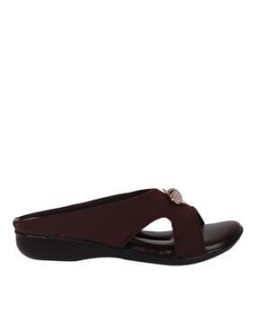 women regular fit slip-on flat sandals