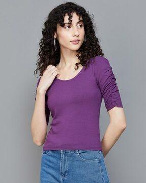 women regular fit striped top with round neck