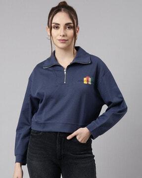 women regular fit sweatshirt with half-zip closure