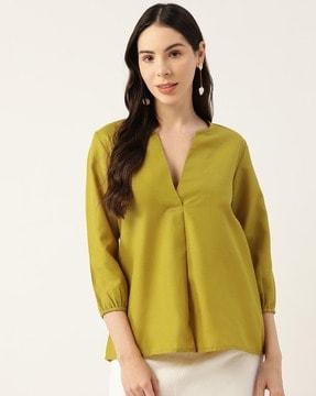 women regular fit top with notched neckline