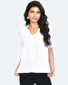 women regular fit top with short sleeves