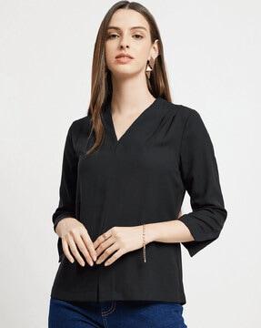 women regular fit v-neck top