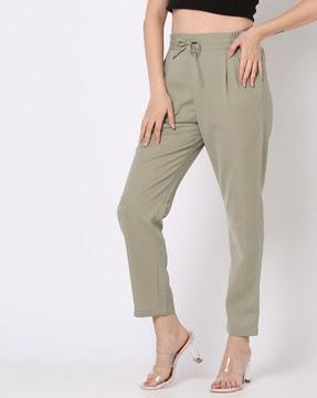 women relaxed fit pleat-front pants