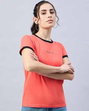 women relaxed fit round-neck t-shirt