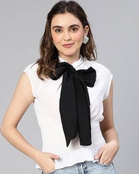 women relaxed fit top with neck tie-up