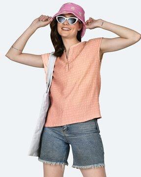 women relaxed fit top with short sleeves