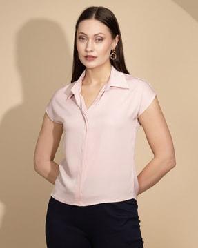 women relaxed fit top with short sleeves