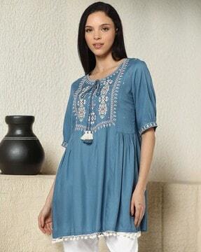 women relaxed fit tunic with embroidered yoke