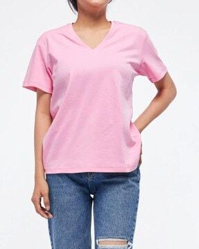 women relaxed fit v-neck t-shirt with short sleeves