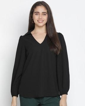 women relaxed fit v-neck top