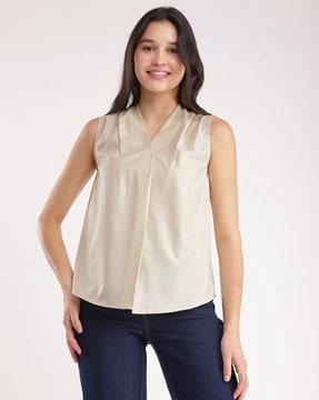 women relaxed fit v-neck top