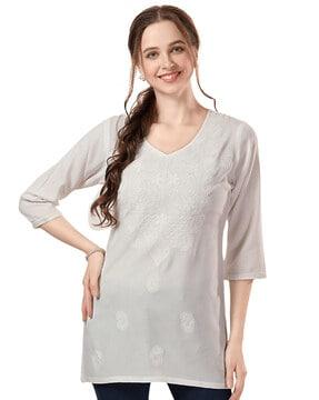 women relaxed fit v-neck tunic