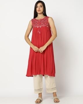 women relaxed fit with mirror-work yoke