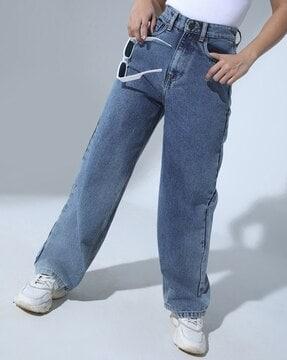 women relaxed jeans with insert pockets