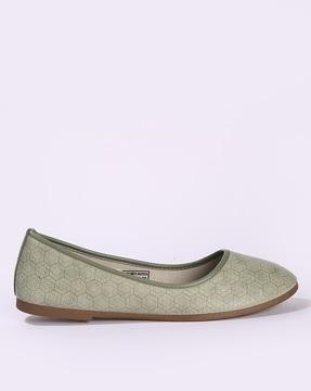 women reptilian pattern slip-on ballerinas