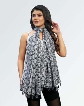 women reptilian print stole with tassels