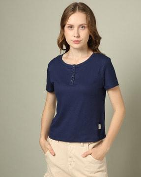 women ribbed tailored fit round-neck t-shirt