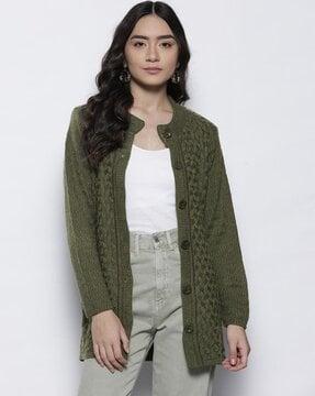 women round-neck cardigan with button closure