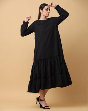 women round-neck tiered dress